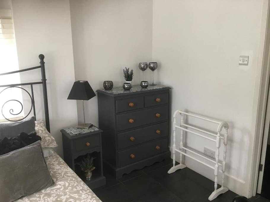 Вилла Herb Garden Bungalow Nazeing Экстерьер фото